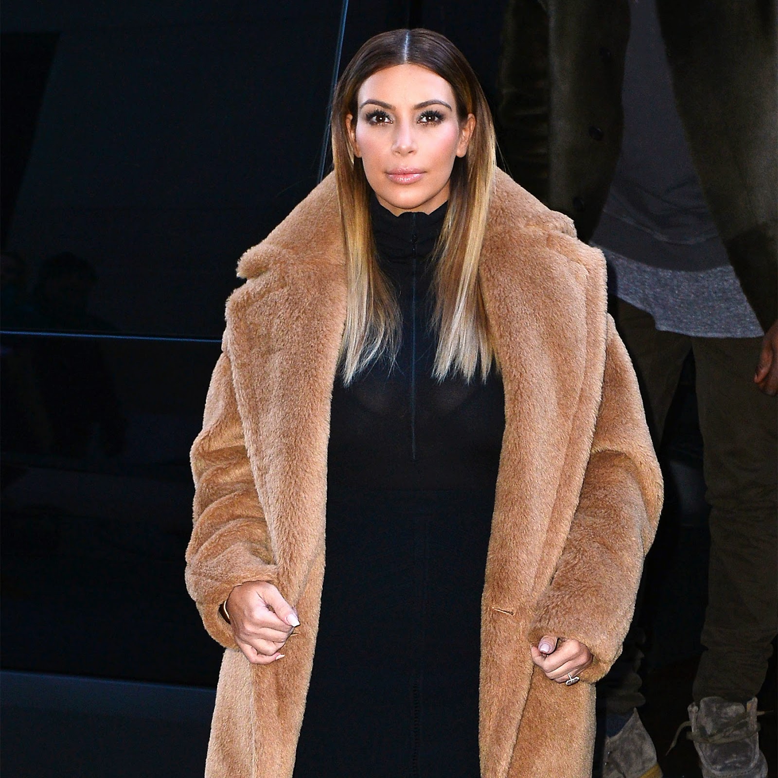 Chatter Busy Kim Kardashian "North West Likes To Brush Her Own Hair"